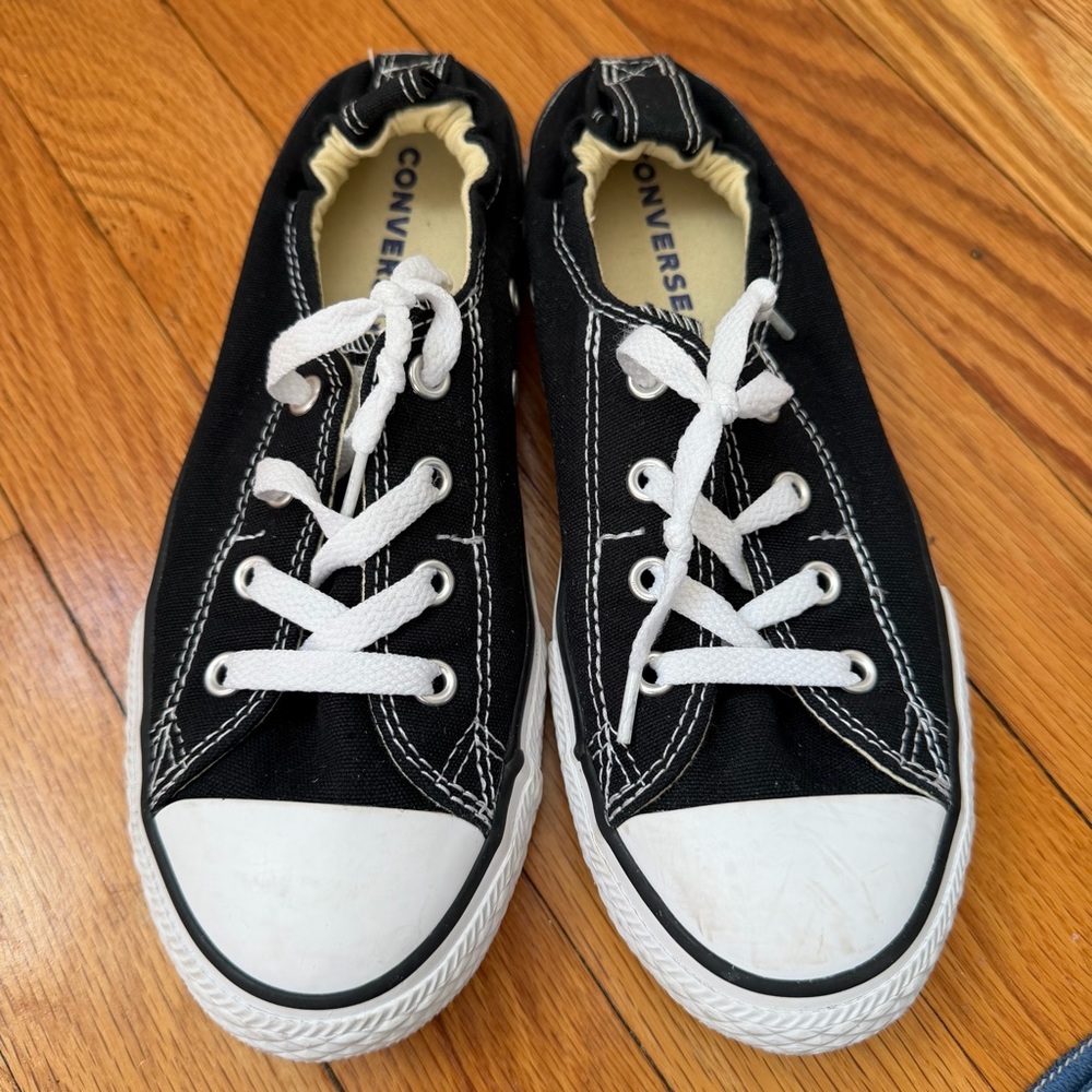 Converse Kids Black Low-Top Slip On Canvas Sneakers Size 4 Youth